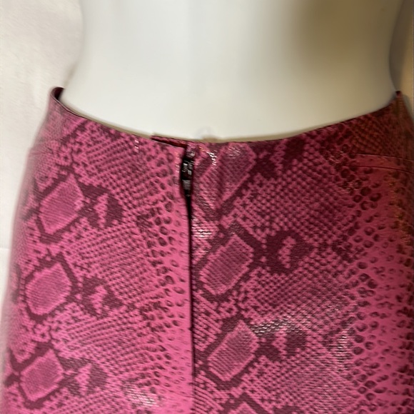 SOLD - 🐼 3/$25 pink snake print pleather flares - perfect for Halloween 🎃 - Picture 3 of 5